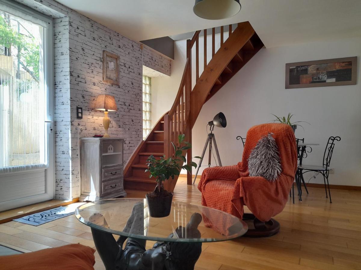 Maison de village avec cour intérieure et terrasse Septfonds Exterior foto